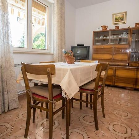 Garden View Apartment In Porec For 2 - 3 Persons Ngoại thất bức ảnh